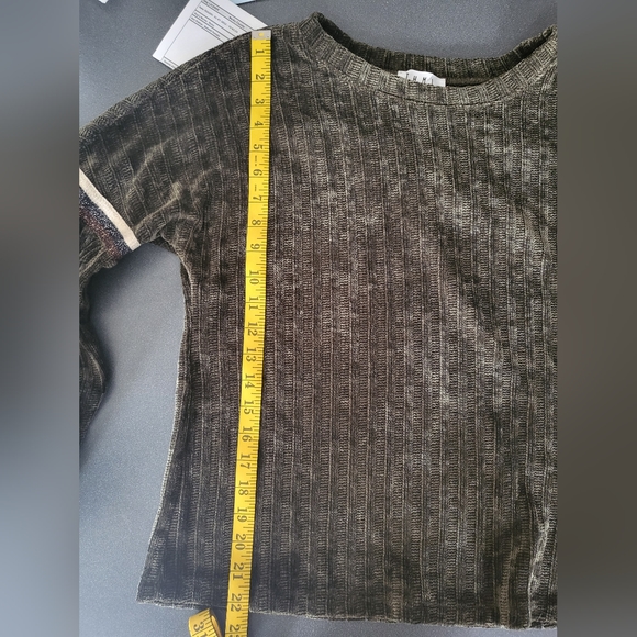 Sweater - Picture 6 of 6